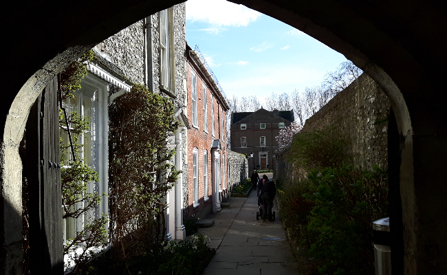 Allyway leading to period properties in Chichester